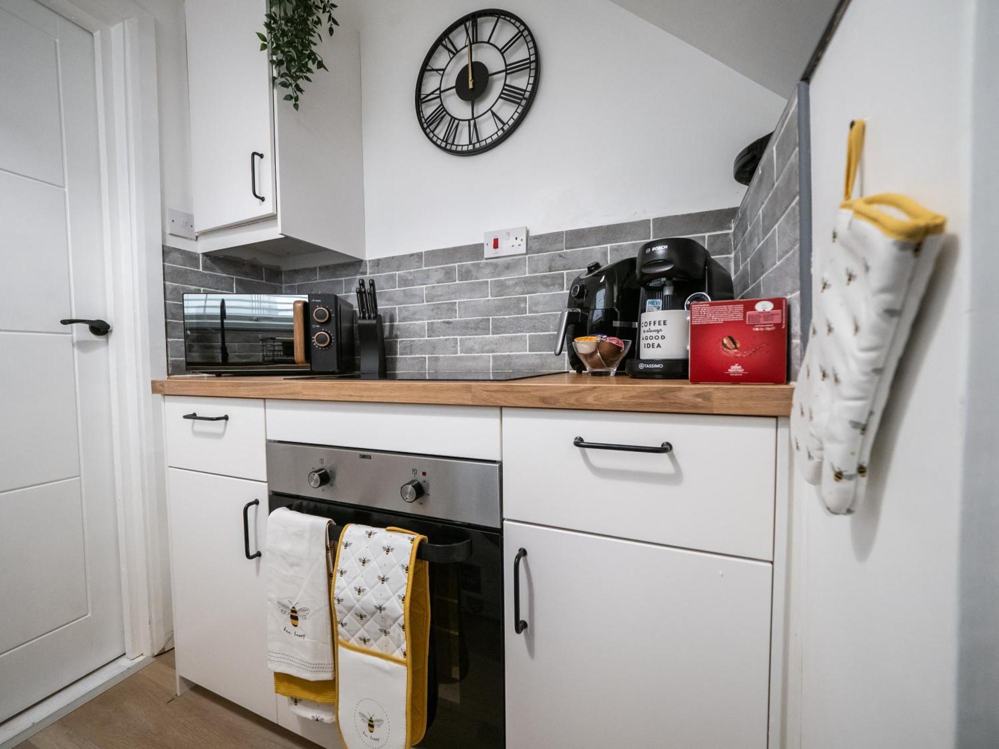 朴次茅斯Seaside Retreat: Luxury 1-Bed, Free Parking公寓 外观 照片